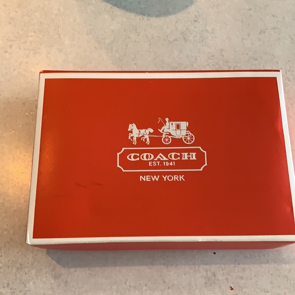 Small coach wristlet BRAND NEW- never used - Picture 2 of 6